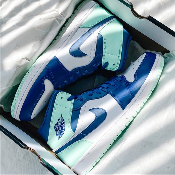 Nike air jordan 1 mid sneakers - Picture 2 of 2